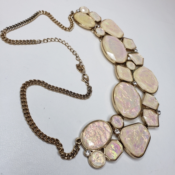 Claire's Bib Necklace Iridescent Ivory Gemstones Gold Tone Metal Shimmer - Picture 14 of 14